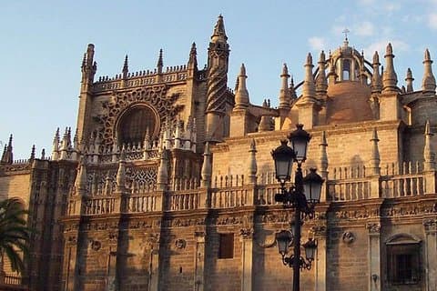 CATHEDRAL AND ROYAL ALCAZAR TOUR