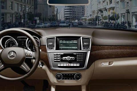 Premium departure transfer from Madrid to airport