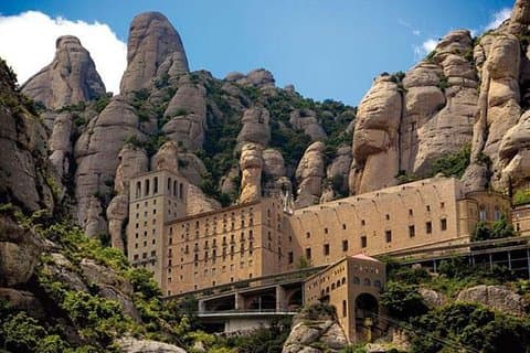 Private return transfer to Montserrat