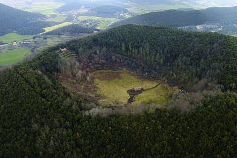 Besalu,Banyoles Lake & Garrotxa Volcanoes Small Group from Girona