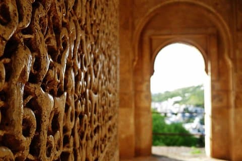 Alhambra Small Group Tour: Secrets of the Alhambra