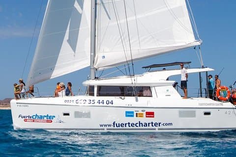 Private trips to Lobos Island in Catamaran Lagoon 421