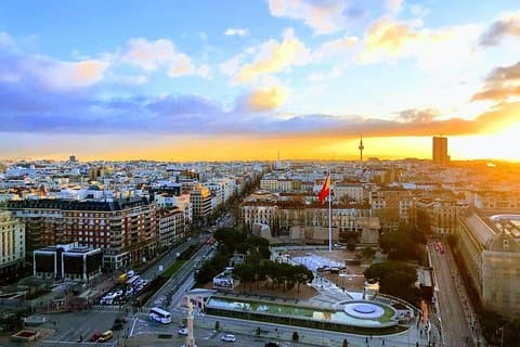Private 8-hour City Tour of Madrid with driver,guide with pick up