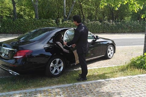 Private Transfer from the Airport to Bilbao City