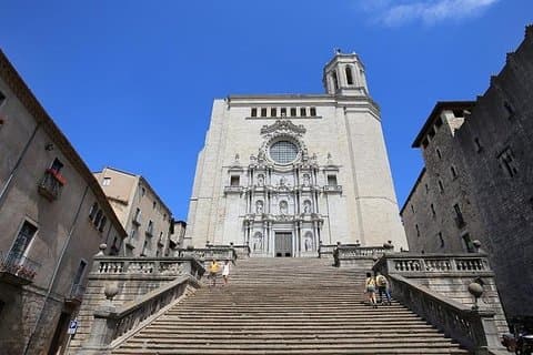 Full Day Girona and Besalu Private Tour