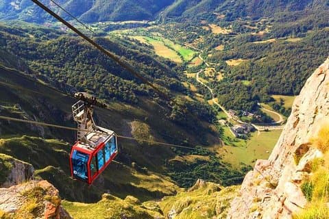 Full Day Private 4WD Tour from Santander to Picos de Europa. Excellent meals.