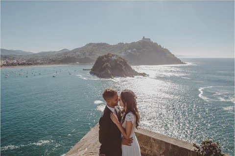 Private Photo Session with a Local Photographer in San Sebastian