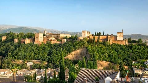 Private Granada Day Trip including Alhambra from Seville
