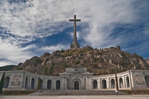 Private half day tour of Escorial and Valley of the Fallen