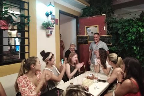 Marbella Original Food Tour: Tapas, Wine & Old Town with a Local