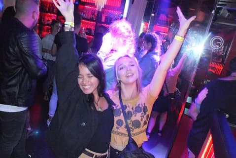 Malaga Nightlife Pub Crawl Tour with Drinks and Clubs Entry