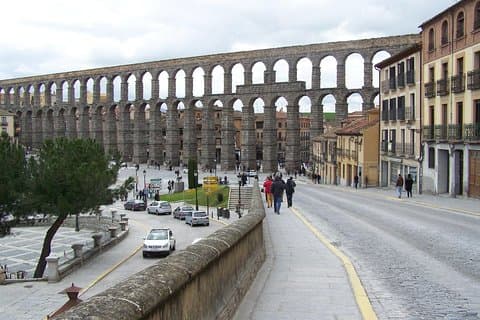 Segovia Explorer Tour: Medieval Streets & Romanesque Heritage