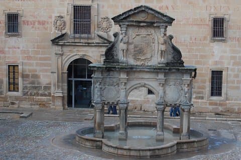 Guided tour of Baeza with entrance Baeza Cathedral