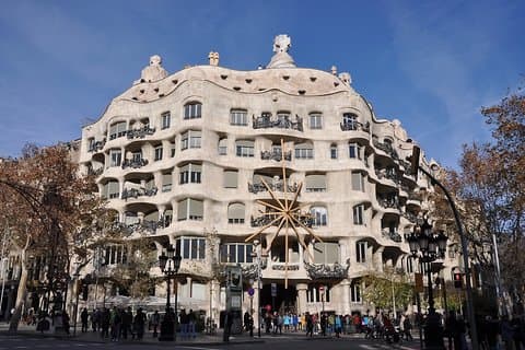 Private tours in Madrid, Zaragoza and Barcelona with transportation included