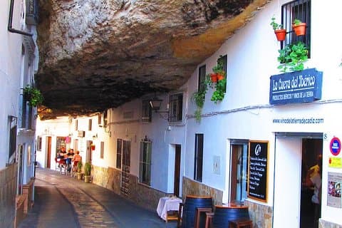 Ronda and Setenil de las Bodegas tour from Malaga