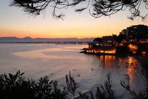 Guided Private tour “Love stories of Salou"