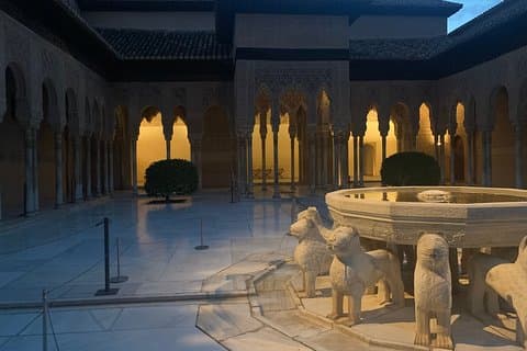 Alhambra: Night Visit to Nasrid Palaces