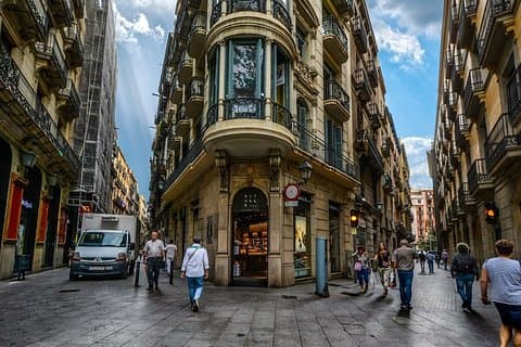 Private Walking Tour Across Gothic Quarter