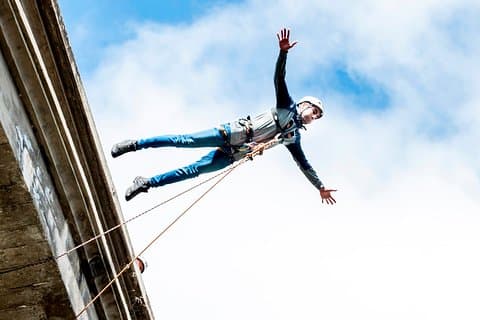 Bungee jumping over the Gállego River