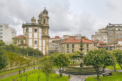We will tell you the secrets of an award-winning town for its urban planning, pedestrianisation and the charm of its historic centre town full of mystery.