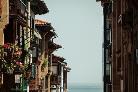 Private Hondarribia Sightseeing & Pintxos Experience
