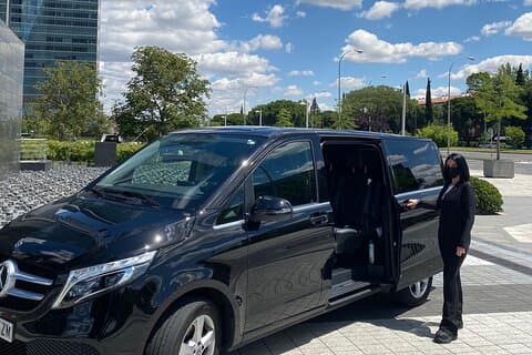 Shuttle Transfer Arrivals: Madrid Airport to City Center