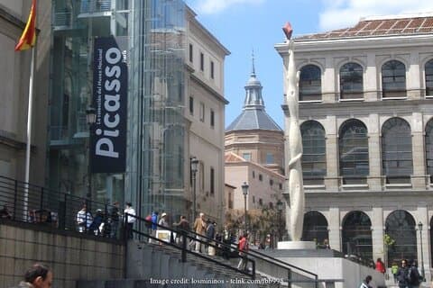 Explore the Reina Sofia Art Museum: Private 2-hour Guided Tour