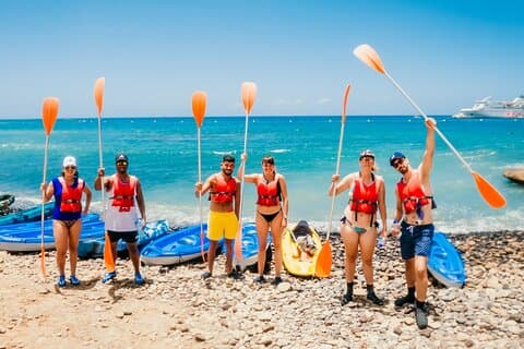 Kayaking + snorkeling with turtles