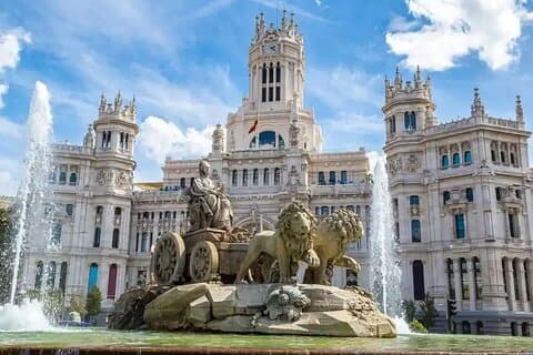 Tuk Tuk Tour Madrid 90 mins