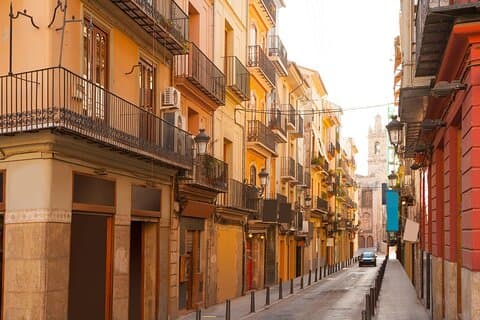 Valencia Scavenger Hunt & Highlights Self-Guided Walking Tour