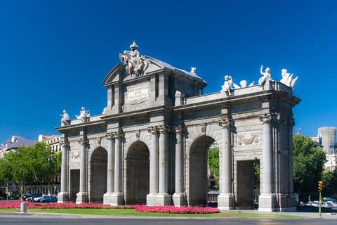Madrid Highlights and Royal Palace Half-Day Private Tour