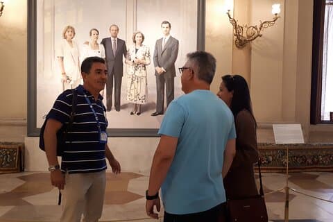 Hall of Halberdiers. Portrait of the former Royal Family