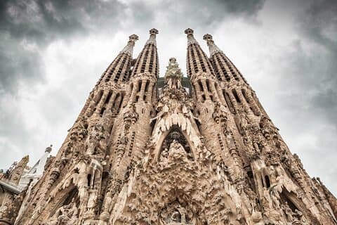 Barcelona: Sagrada Familia Guided Tour with Fast Track Access