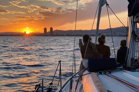 Sunset boat trip in Barcelona with cava