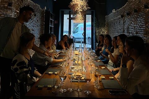 Classic wine tasting in SALUT Wine Studio