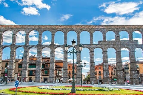 Segovia’s Treasures: Aqueduct, Cathedral & Alcazar