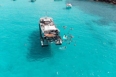 CRYSTAL WATERS SEA EXPERIENCE, from Figueretas