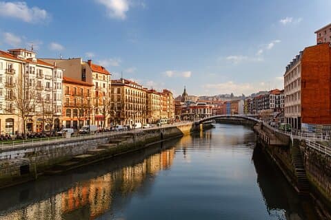 Wine Private Walks in Bilbao: Sip Through Centuries