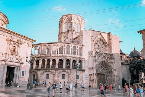 The Essentials of Valencia in a Guided Tour