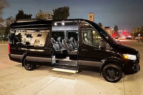 Montserrat by Yourself with English Chauffeur by Minibus