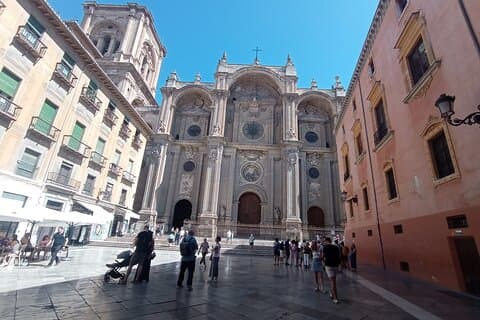 Royal Secrets of Granada: Self-Guided Dynasty Puzzle Quest