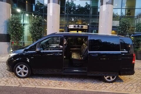 Transfer to Lisbon from Madrid with stop in Évora (1hour)