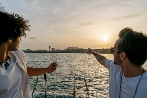 Barcelona: Sunset sailing cruise with gin and tonic workshop