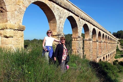 Private Tarragona Tour with 2 Guides and Tarragona Cruise Pickup