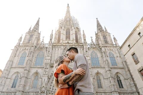 Shine in the Streets of Barcelona: cinematic & candid photos