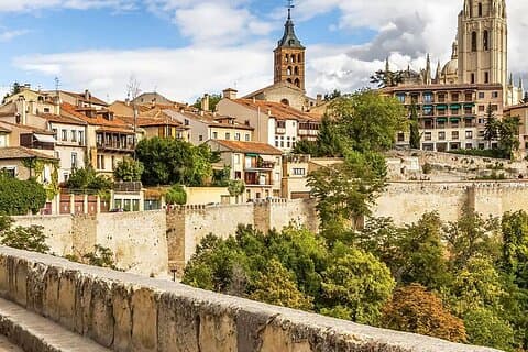 Tour por Segóvia e Toledo com Alcázar + ebook
