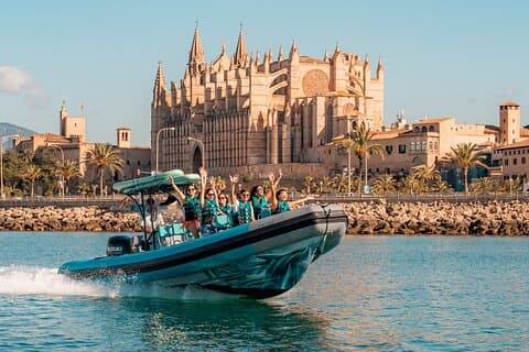 Mallorca: Speedboat Tour, Cathedral Visit, Coves and Snorkeling