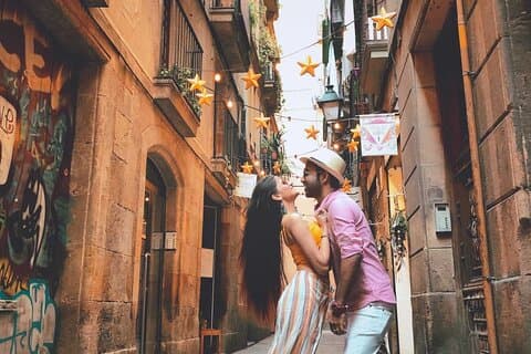 Private and Magical Photoshoot in Barcelona at Sagrada Familia