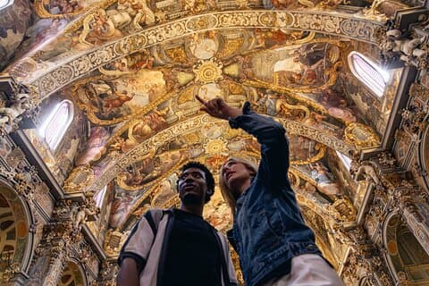 Valencia: Cathedral, St. Nicholas & Silk Exchange Tour + Tickets