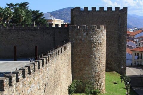 Discover Plasencia - Cathedral, City Walls, Aqueduct & Old Town